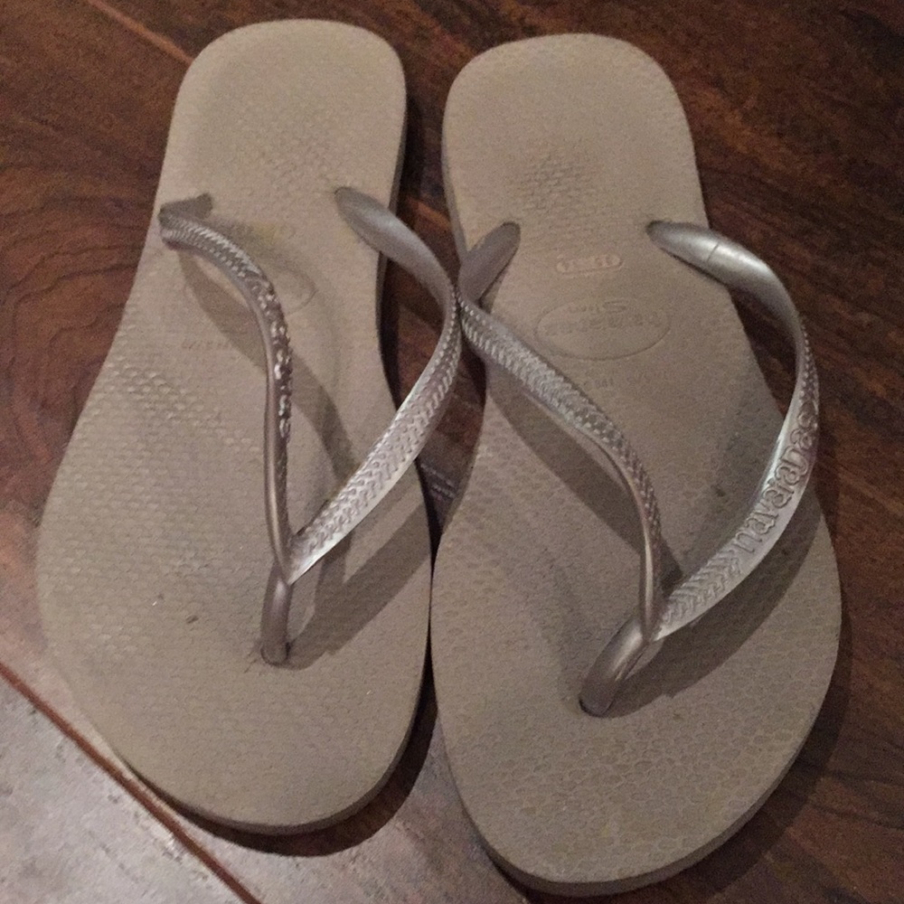 Silvery grey havaianas.  Size 35-36